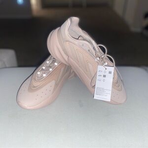 Adidas Women's Athletic Shoes - Tan